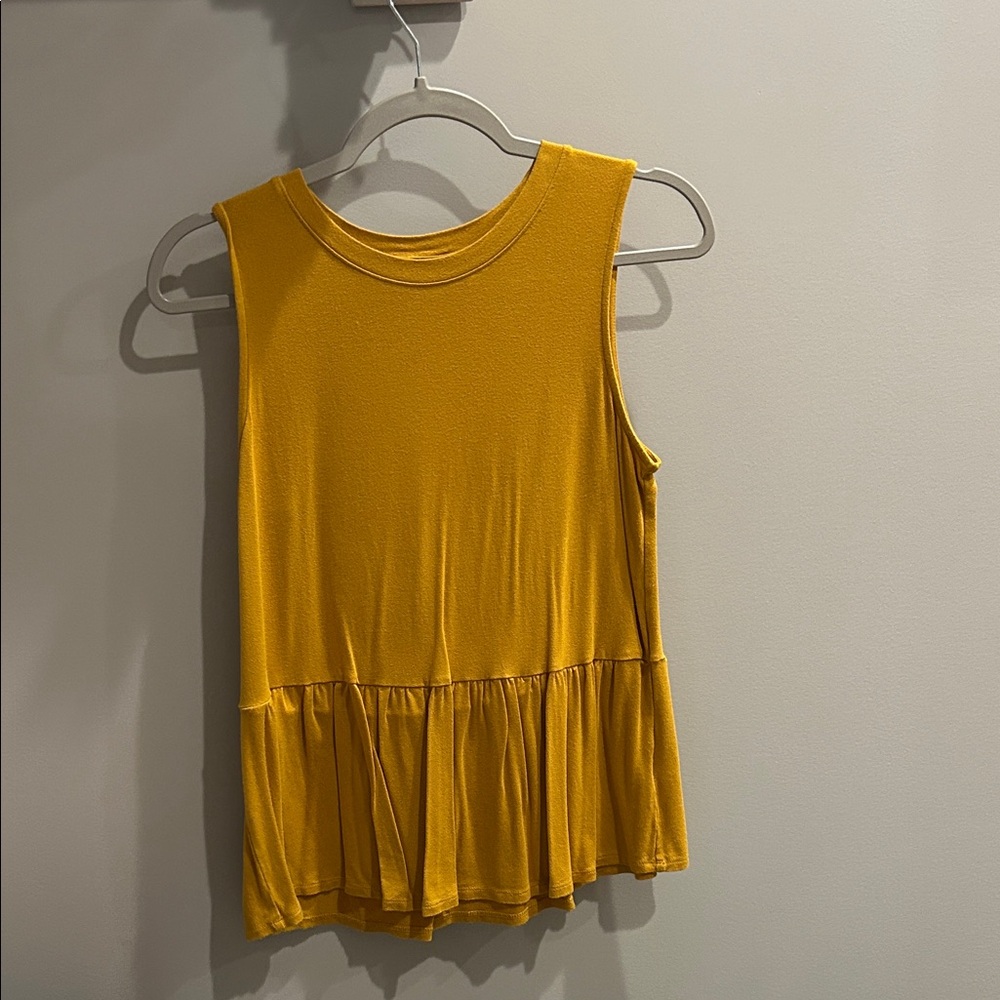 Nine West Mustard Sleeveless Peplum Top